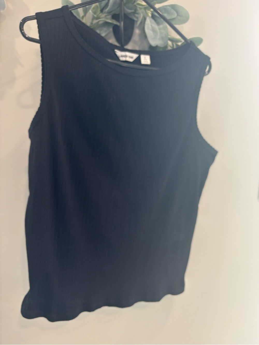 Women’s lands end large Black Ribbed Sleeveless Top